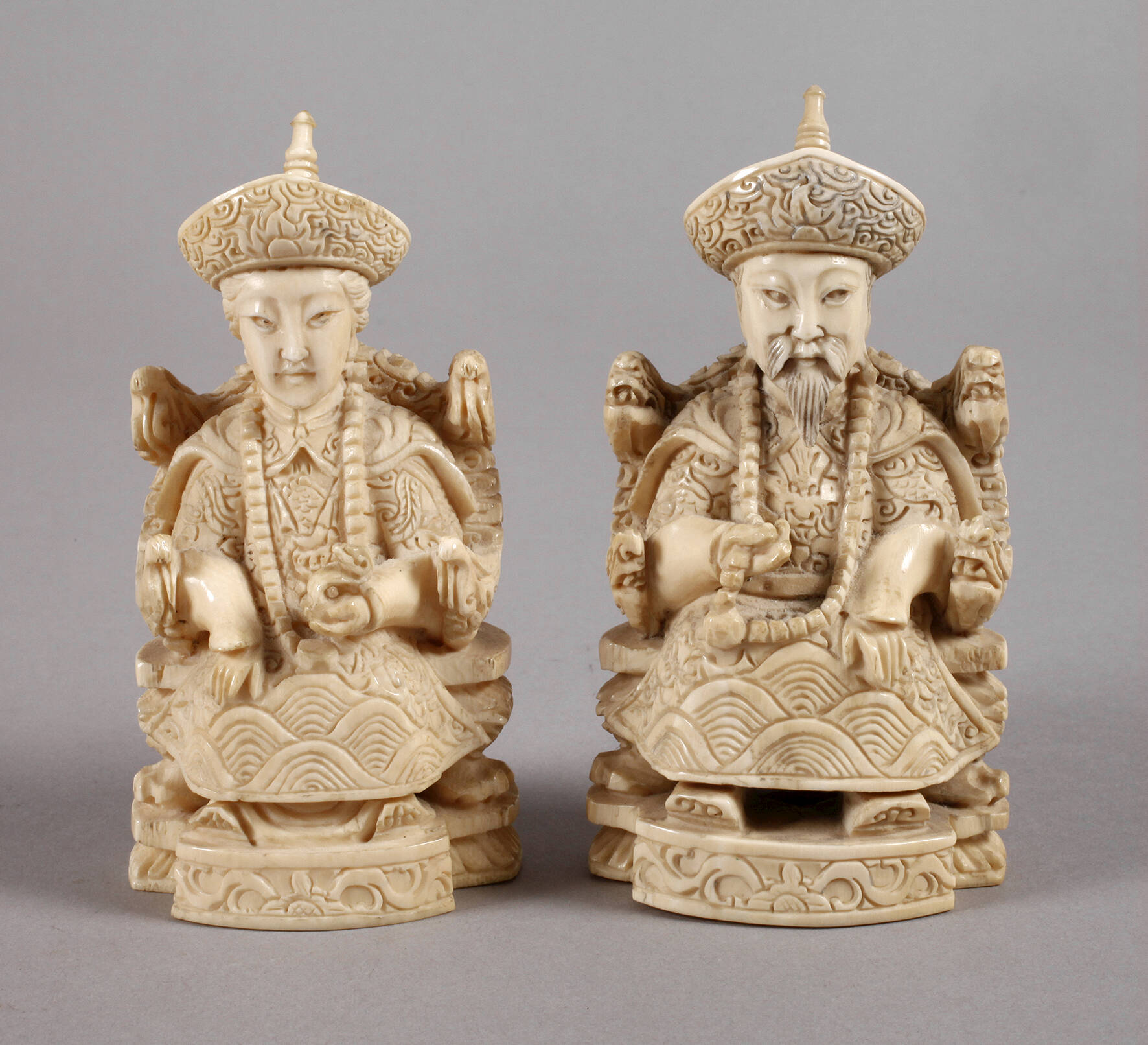 Paar Elfenbeinschnitzereien