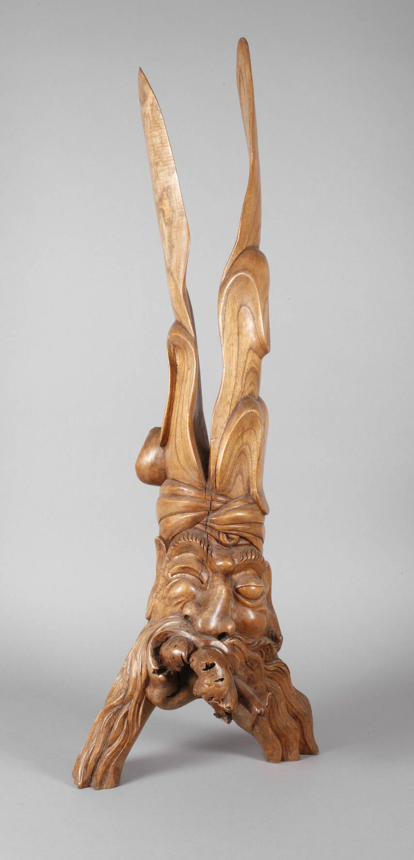 Figürliche Schnitzerei