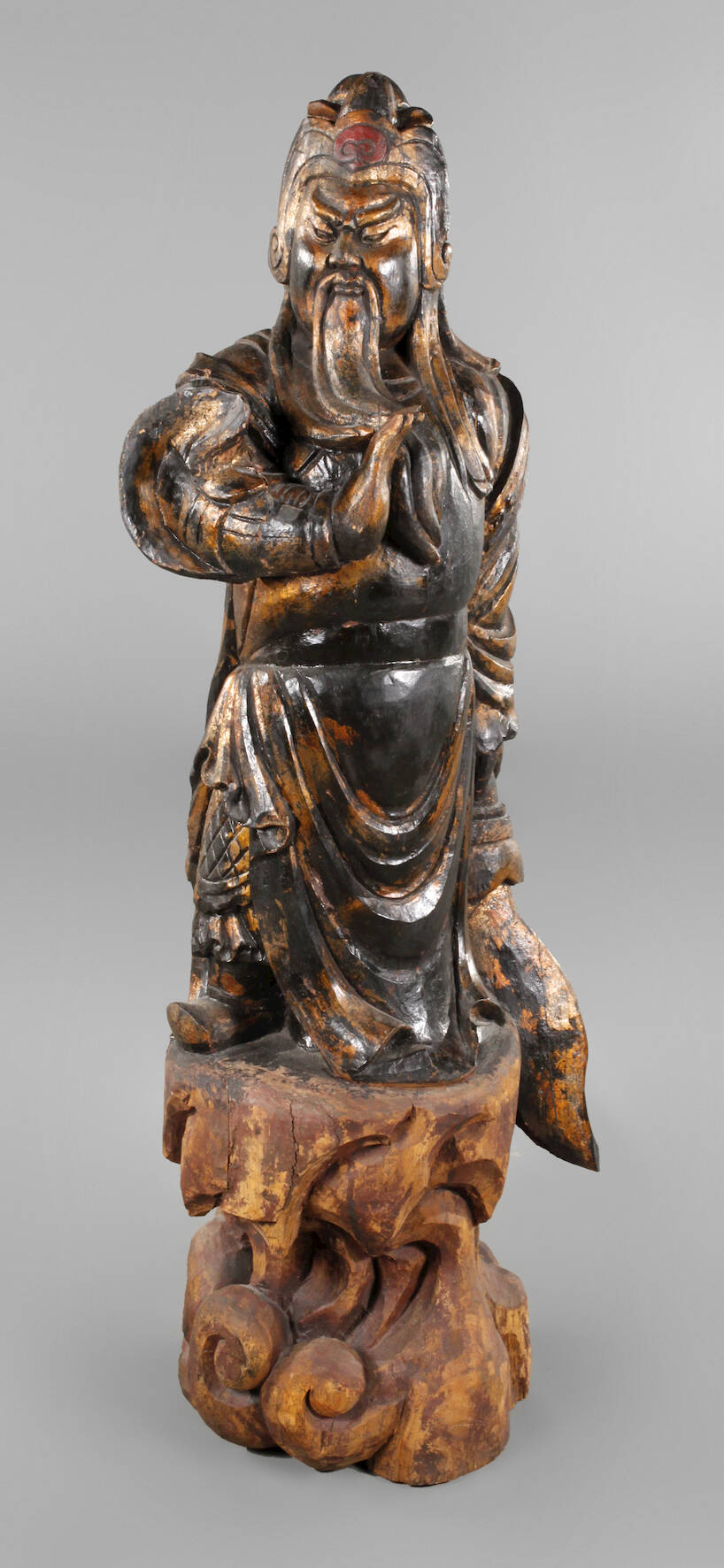 Große figürliche Schnitzerei