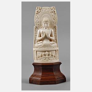 Große Elfenbeinschnitzerei