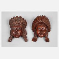 Paar figürliche Schnitzereien111