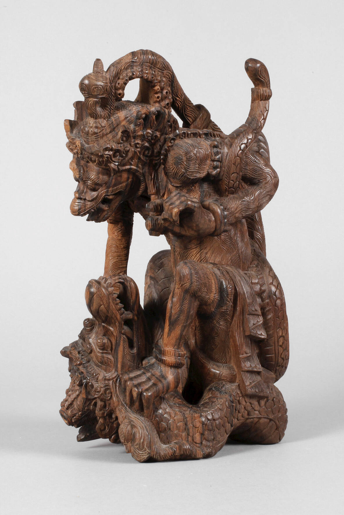 Figürliche Schnitzerei