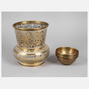 Persische Ziervase mit sechs Schälchen