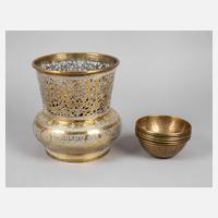 Persische Ziervase mit sechs Schälchen111