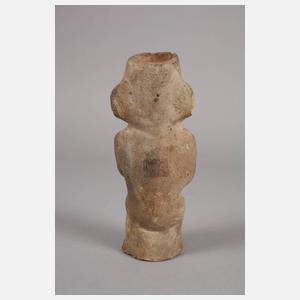 Drei präkolumbische anthropomorphe Figuren