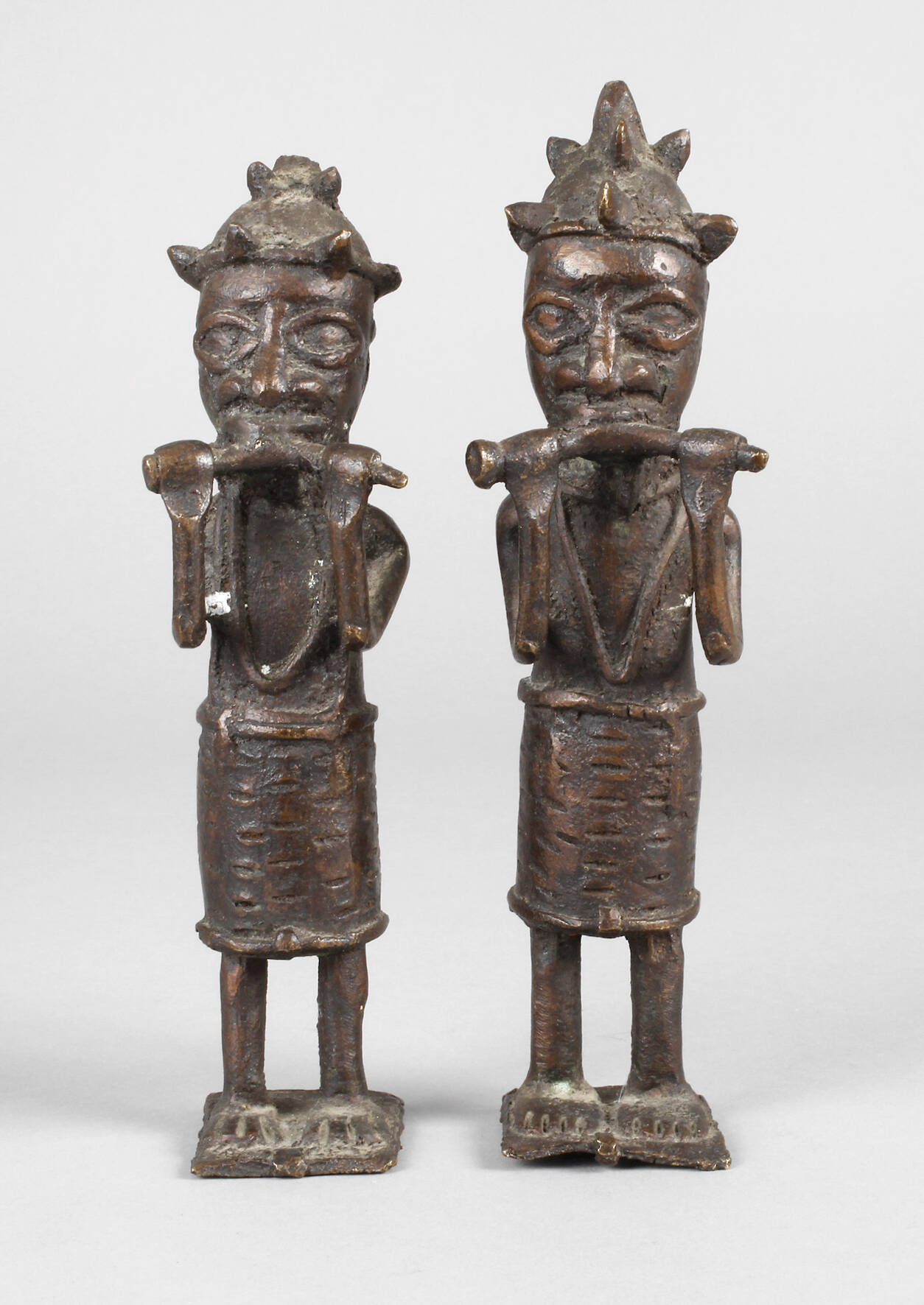 Paar figürliche Plastiken