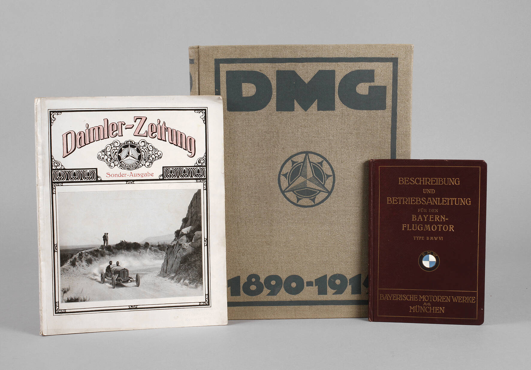 Drei Bücher Automobil