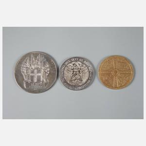 Drei Münzen Island im Etui