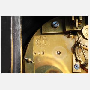 Tischuhr im Rokokostil