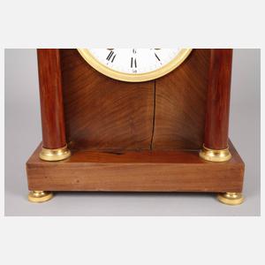 Klassizistische Stutzuhr