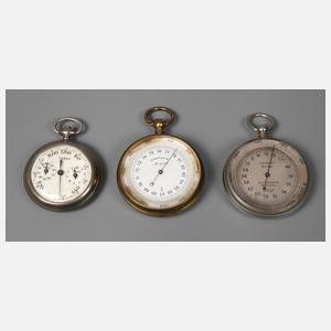 Zwei Höhenmesser und ein Schrittzähler