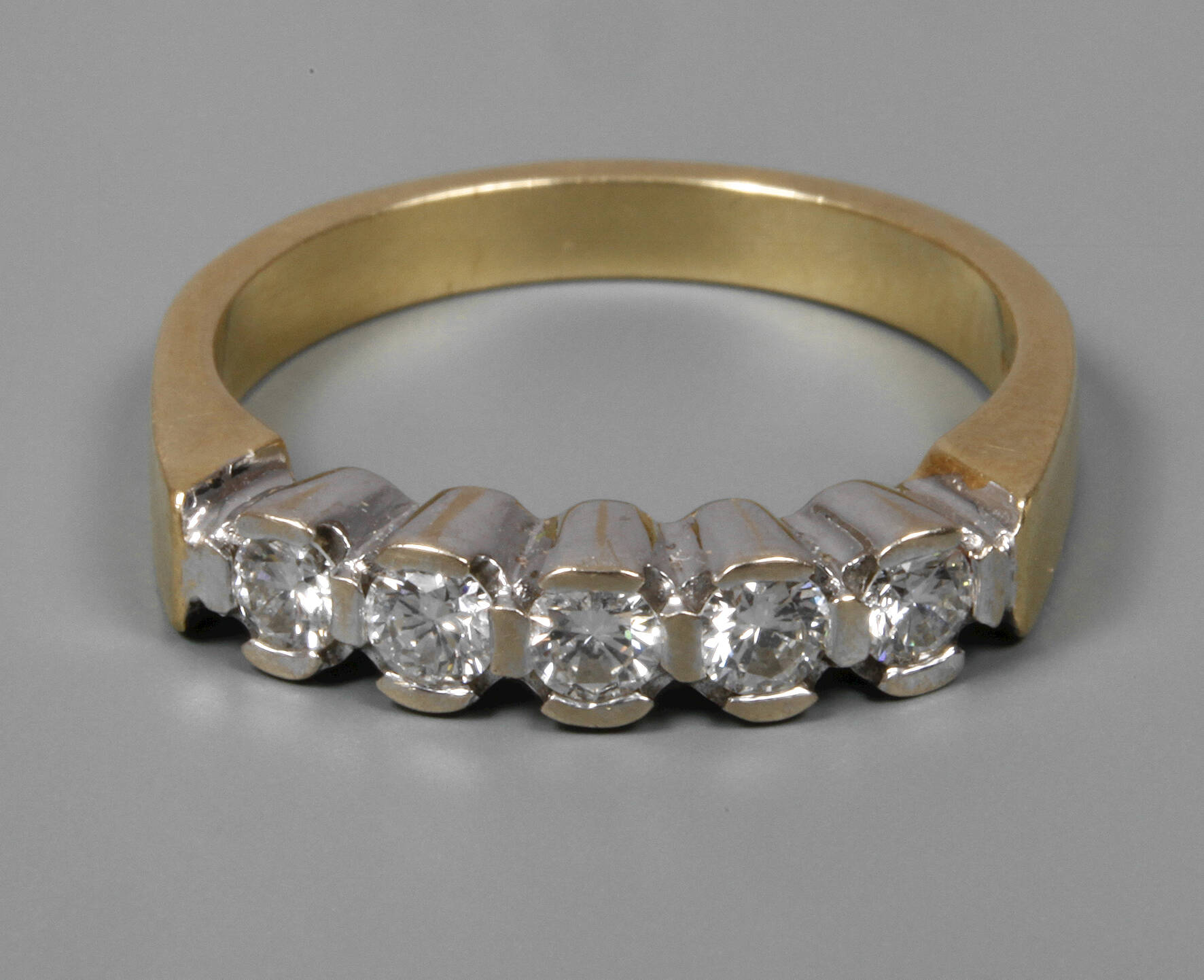 Damenring mit Brillanten von ca. 0,5 ct