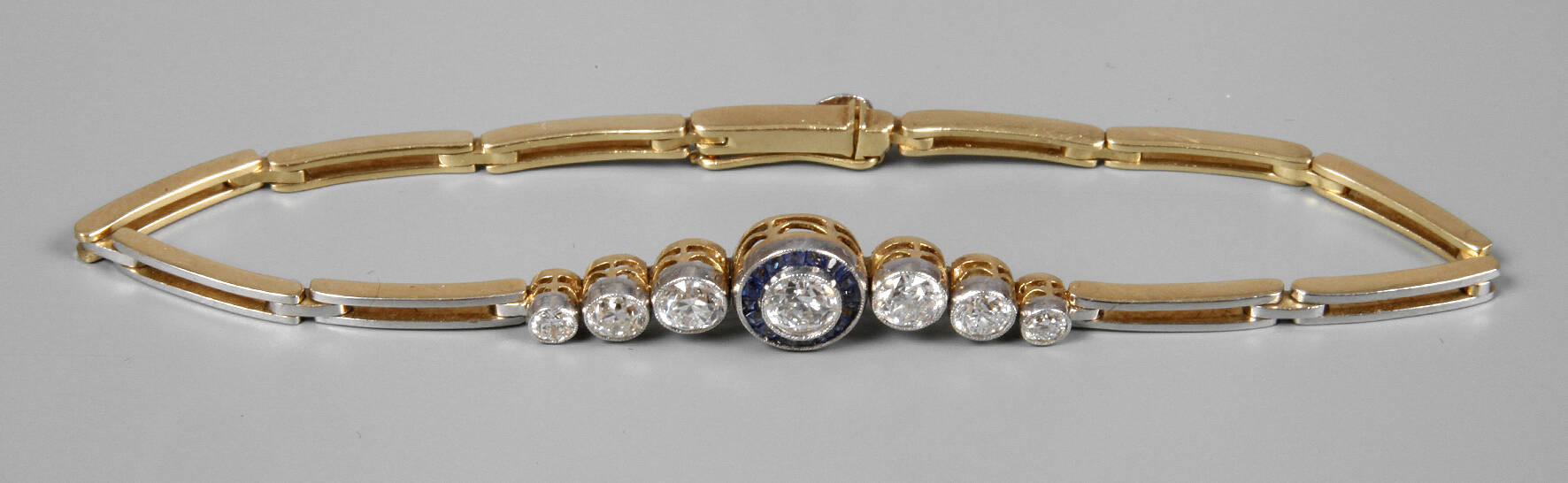 Feines Armband mit Brillanten und Saphiren