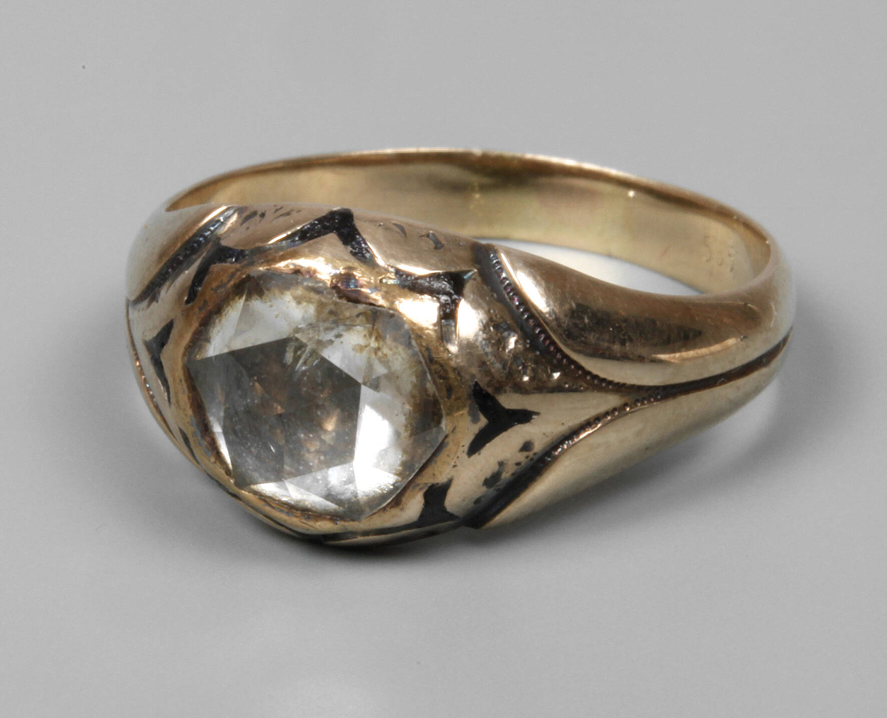 Damenring mit Diamantrose