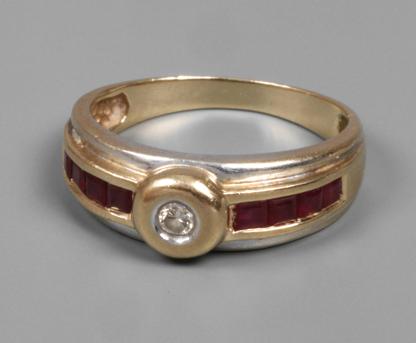 Damering mit Brillant und Rubinen