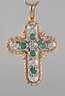 Kreuzanhänger mit Smaragden und Brillanten