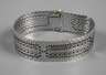 Breites Schmuckarmband