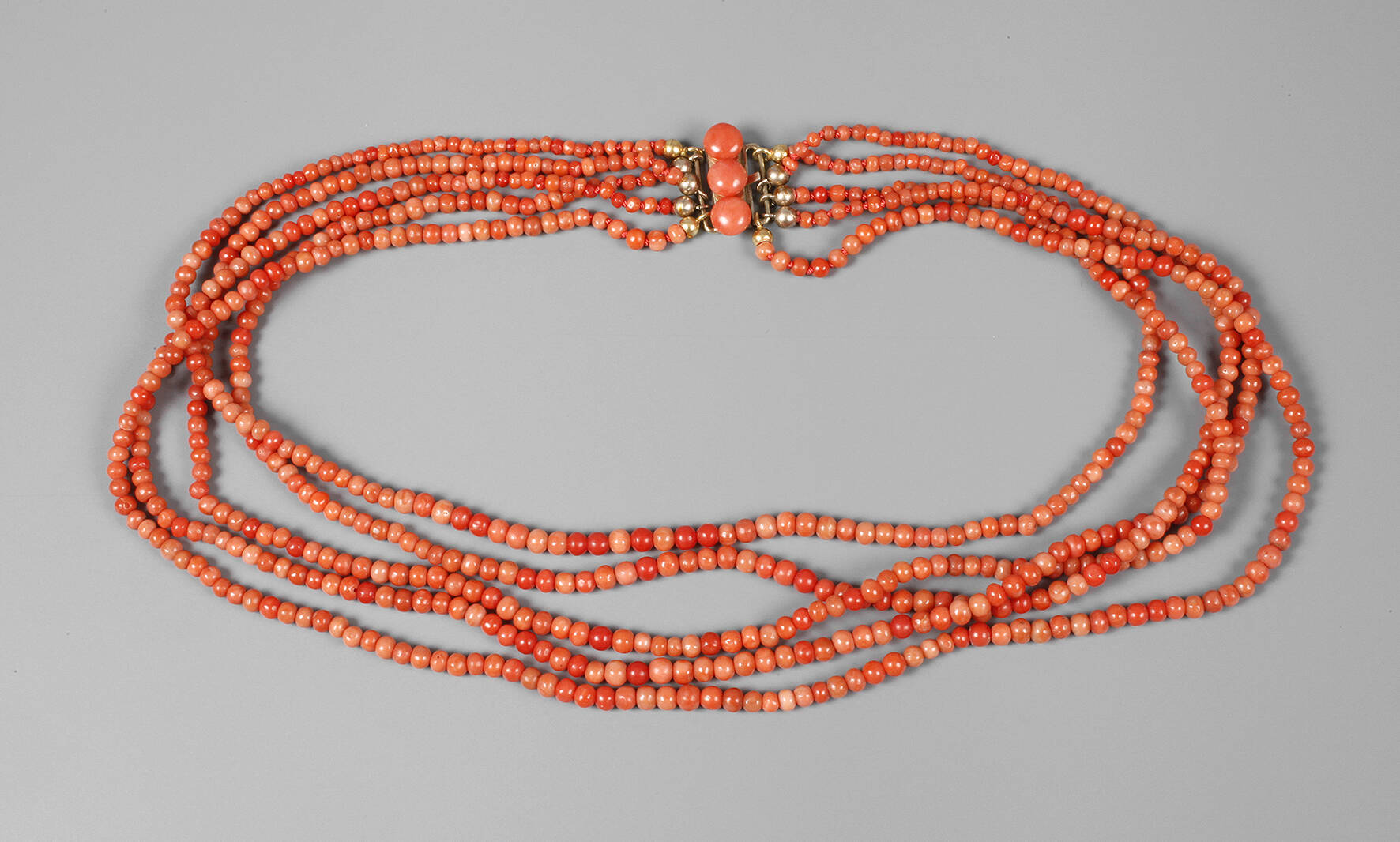 Mehrreihiges Korallencollier