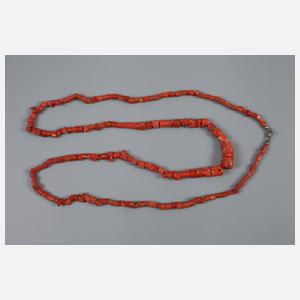 Vier Korallenketten