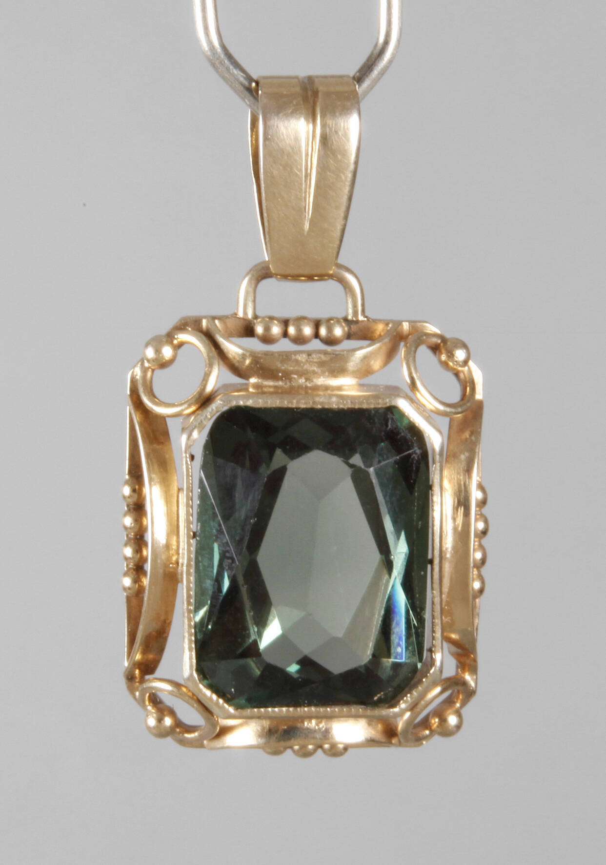 Anhänger mit Schmuckstein