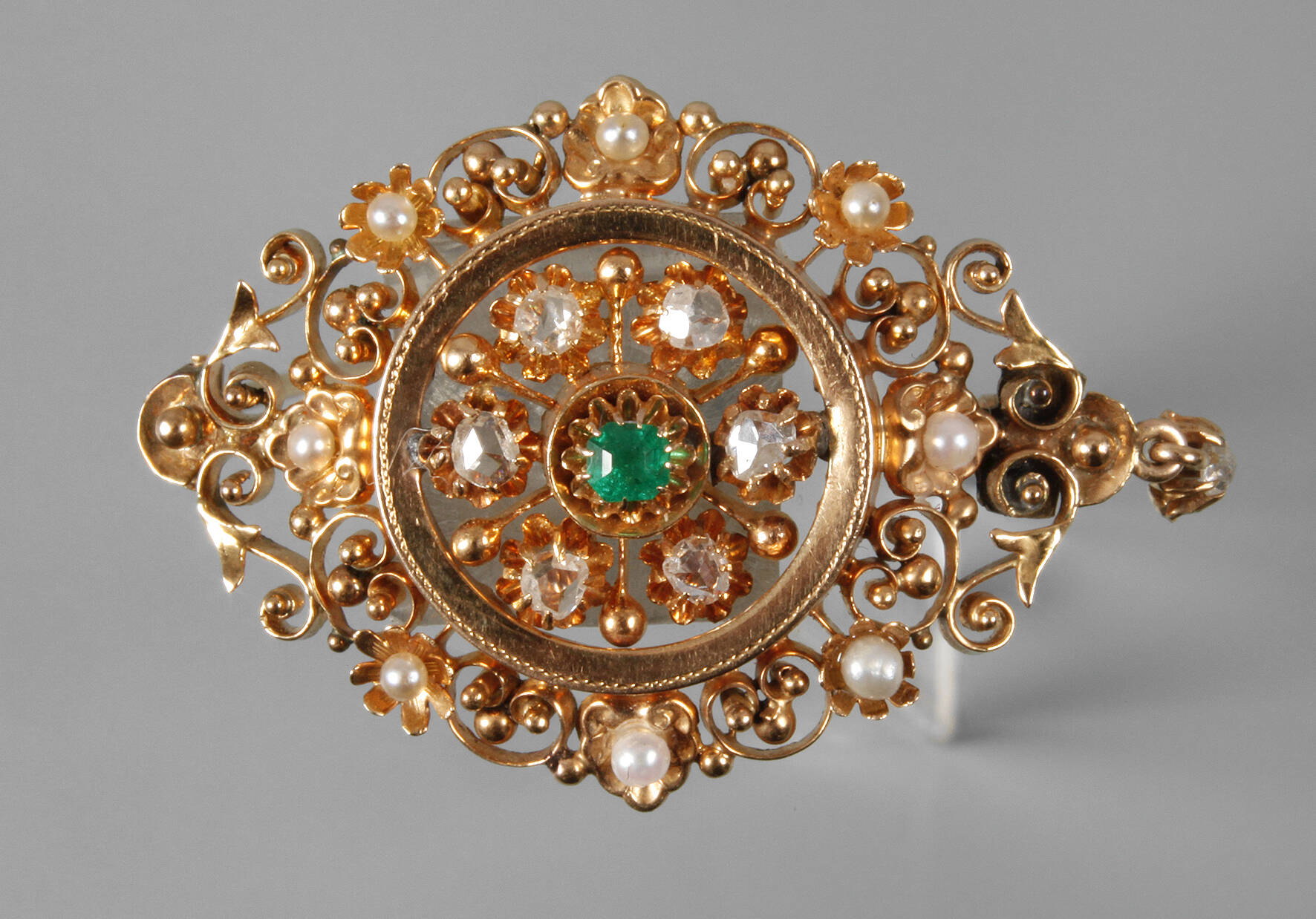 Historismusanhänger mit Diamantbesatz