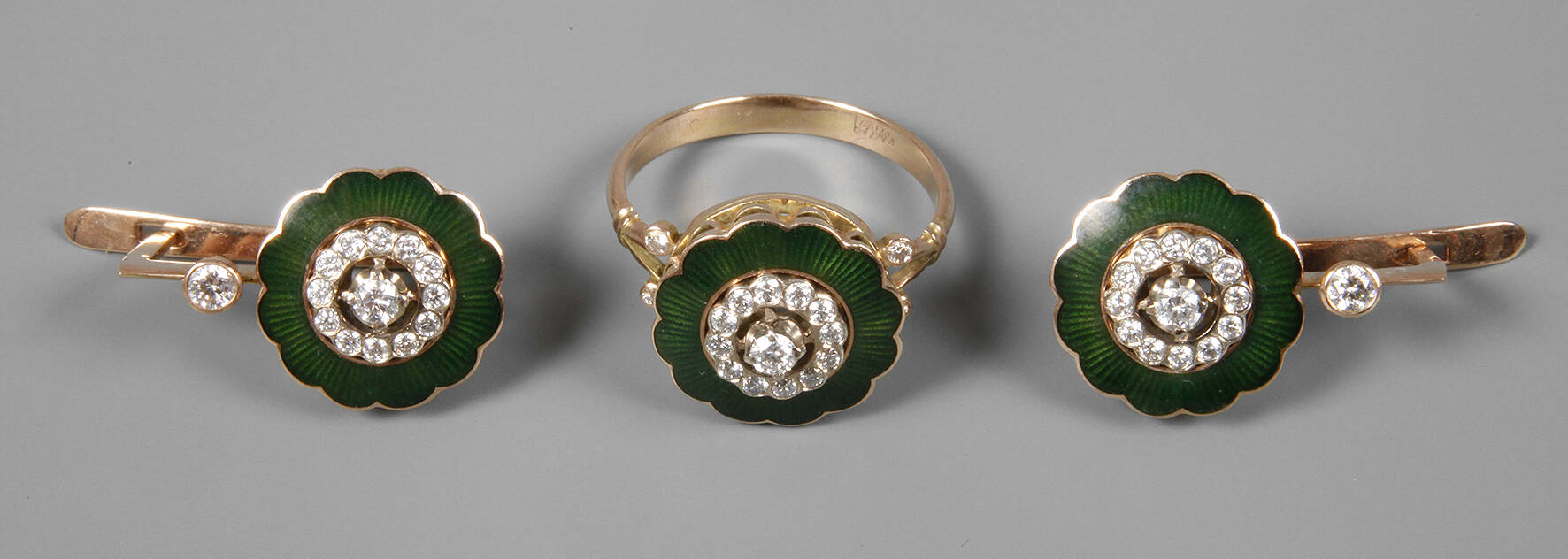 Parure mit Emaille und Brillanten