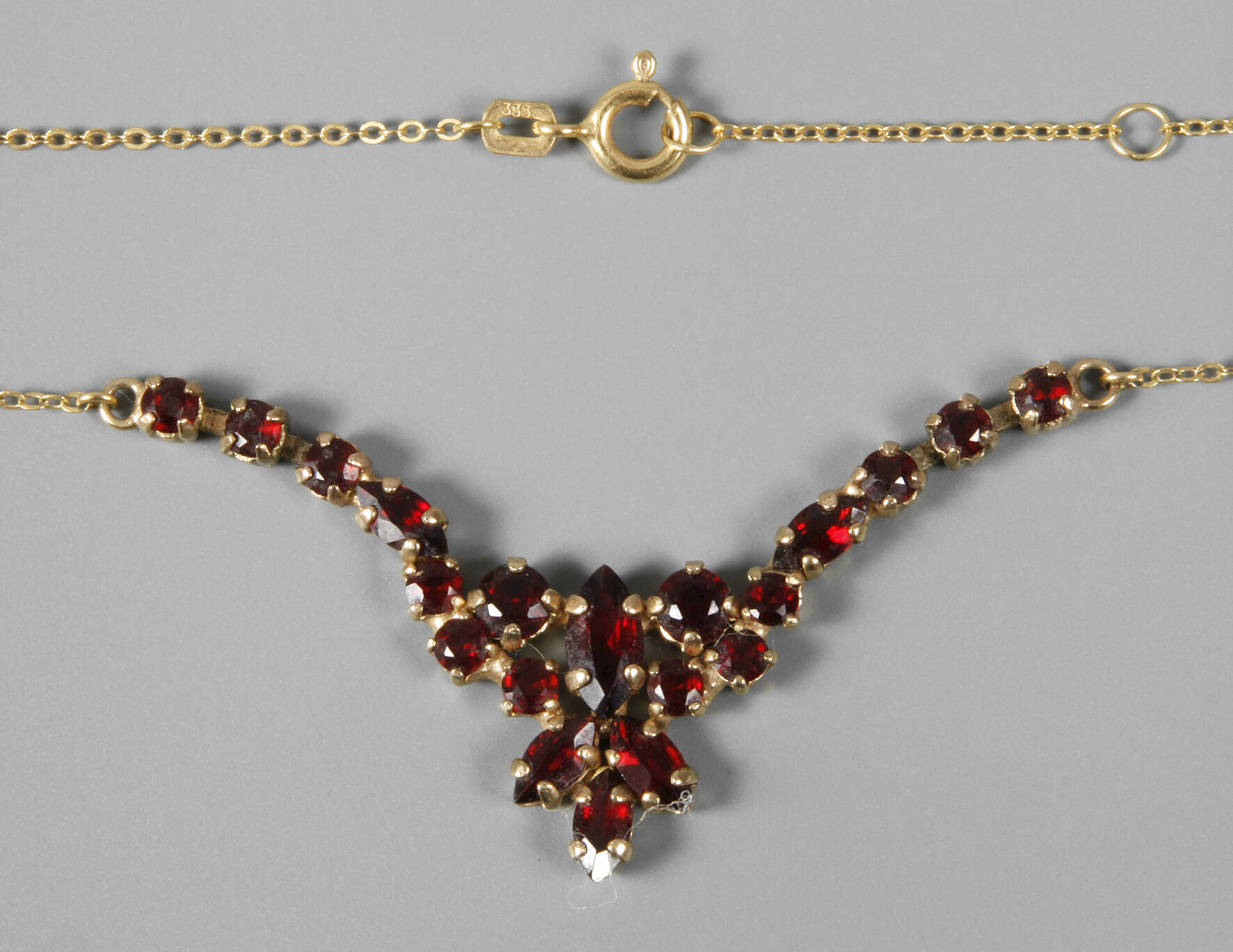 Granatcollier