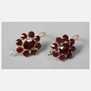 Paar Ohrringe mit Granat