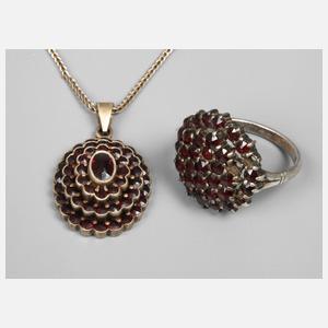 Zwei Teile Granatschmuck