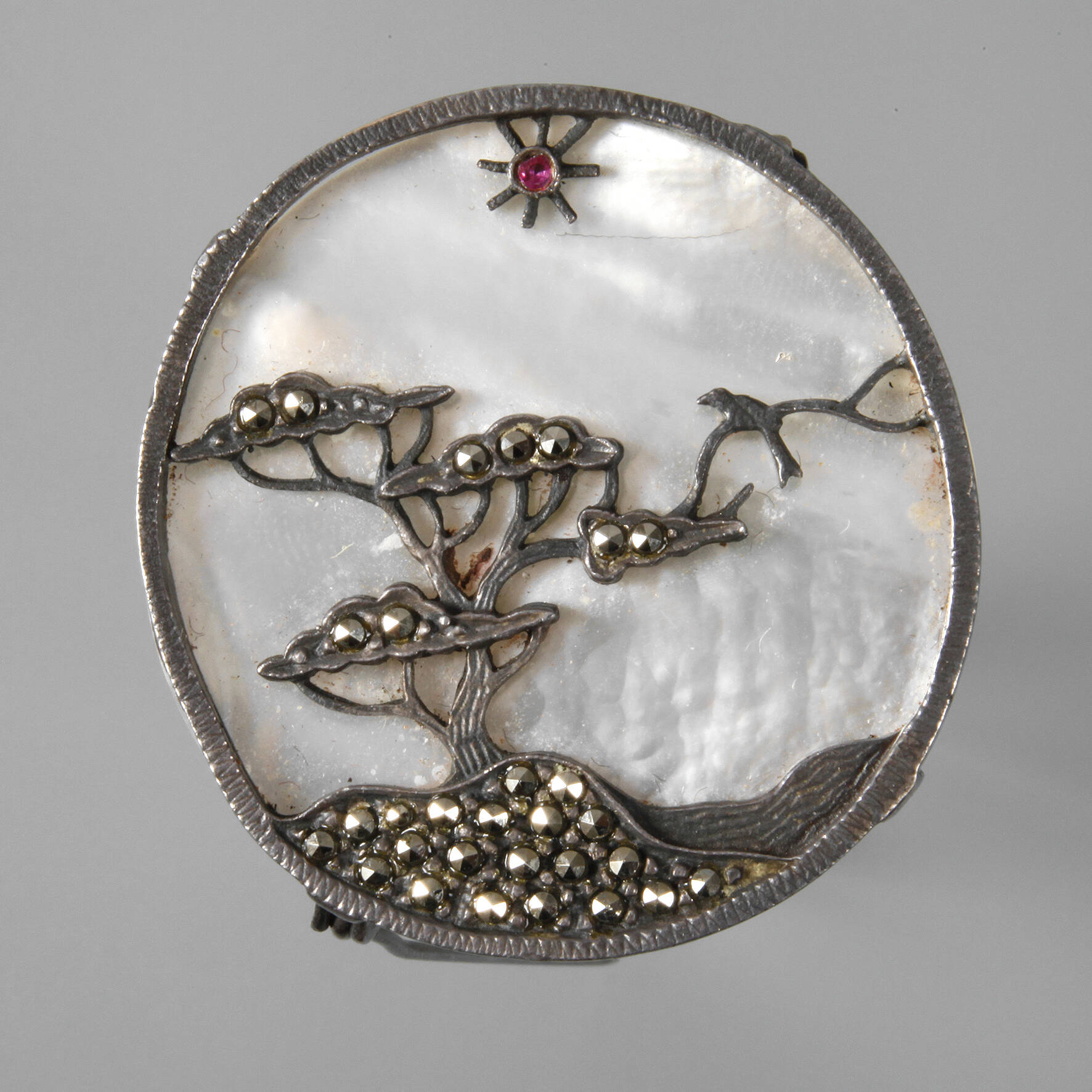 Silberbrosche mit Markasiten