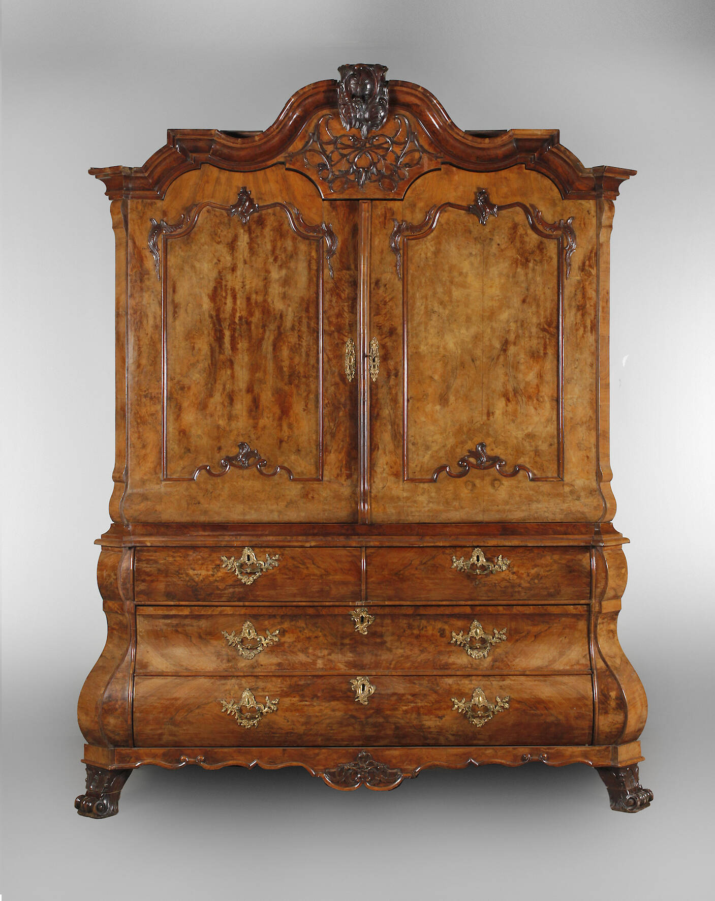 Prächtiges Aufsatzmöbel