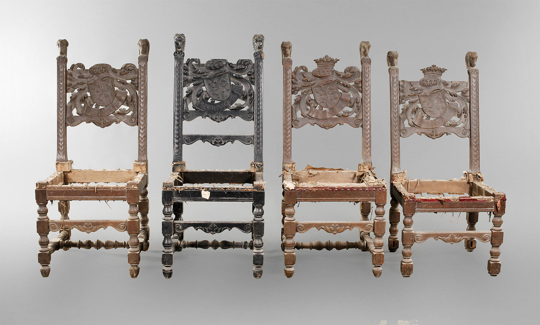 Konvolut Stühle aus Adelsbesitz