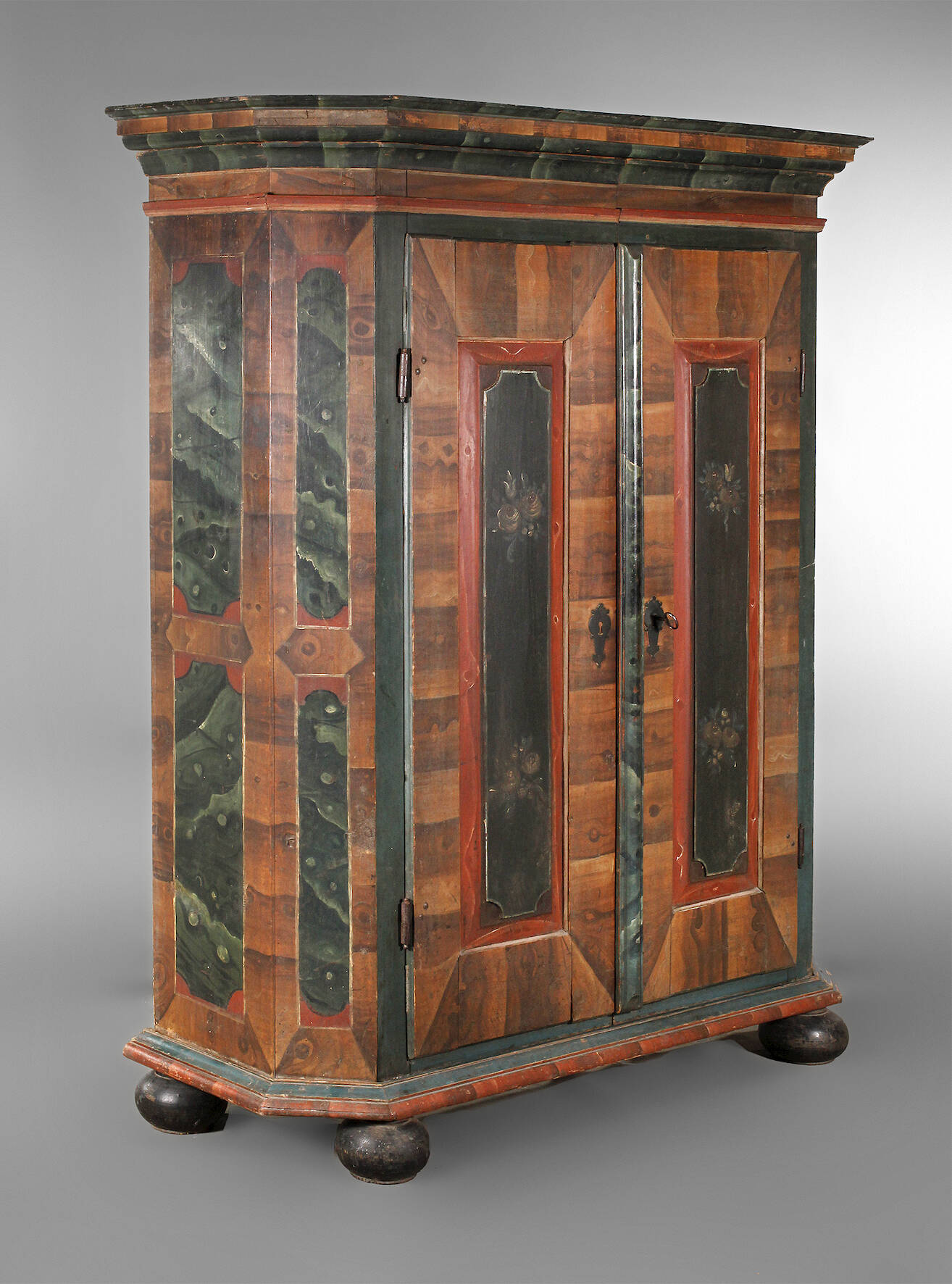 Großer Bauernschrank