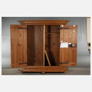 Bauernschrank Barock