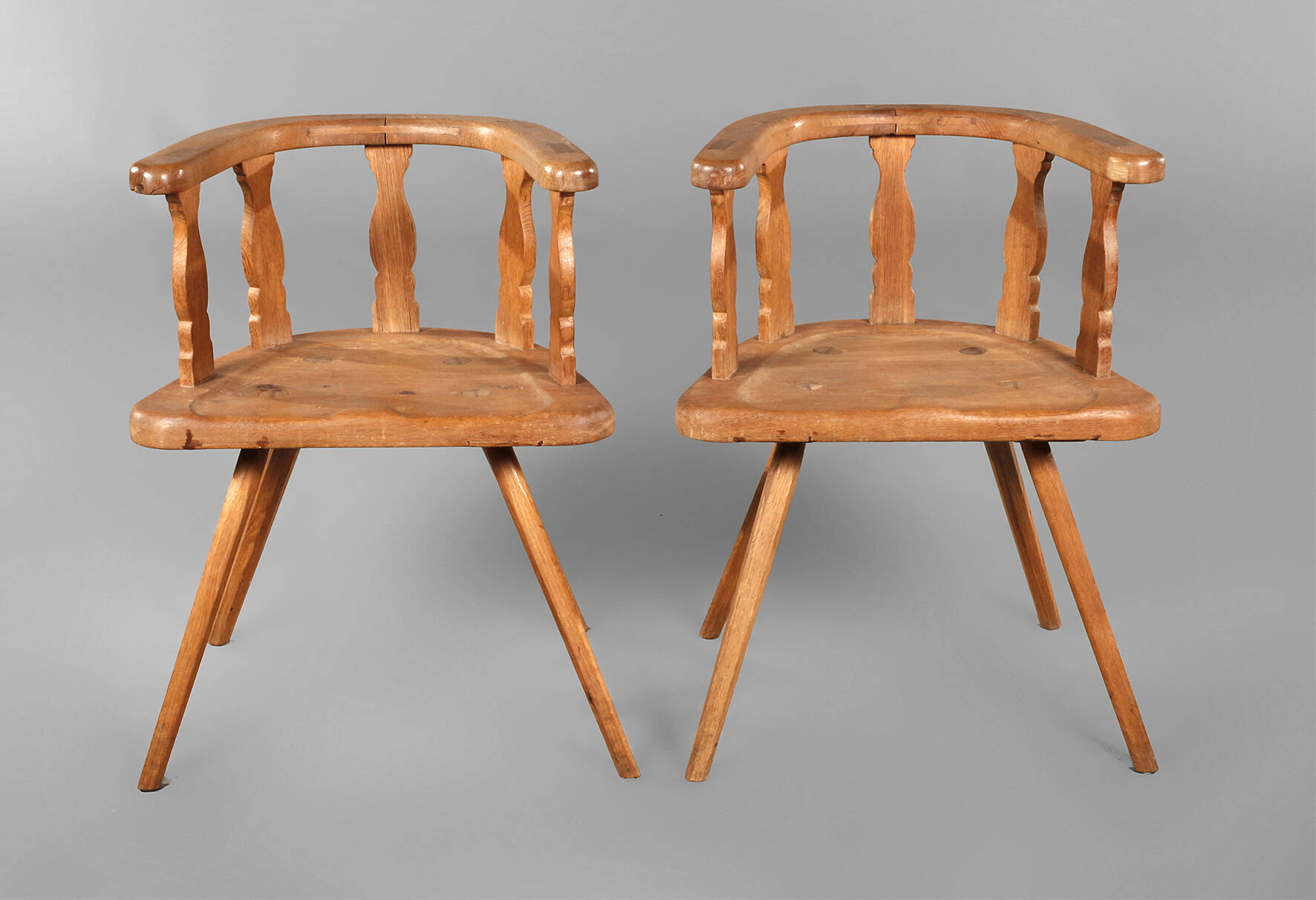 Paar bäuerliche Armlehnstühle