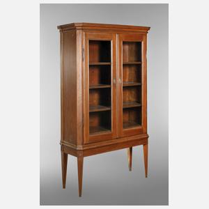 Klassizistischer Vitrinenschrank