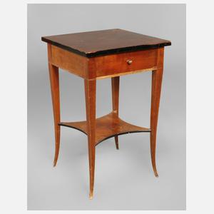 Kleiner Beistelltisch