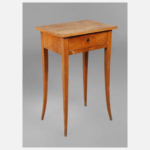 Kleines Biedermeiertischchen