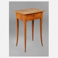 Kleines Biedermeiertischchen111