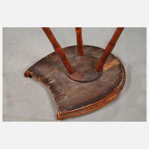 Beistelltisch in Hufeisenform