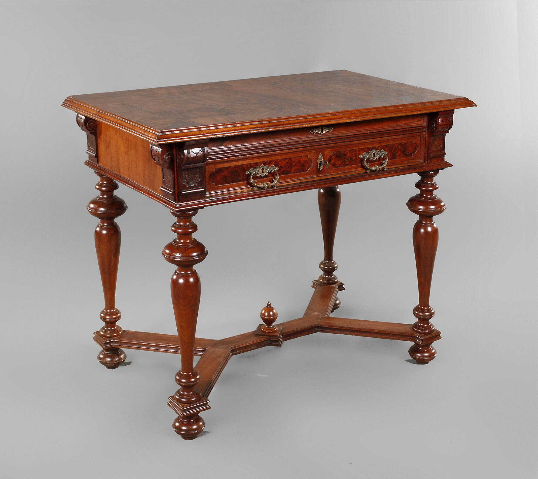 Gründerzeitschreibtisch