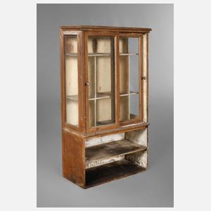 Kleiner Hängeschrank