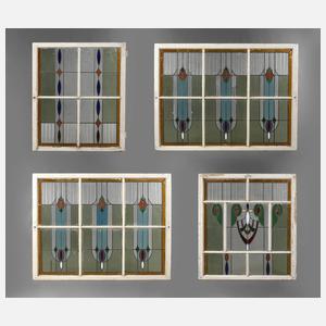 Vier Bleiglasfenster