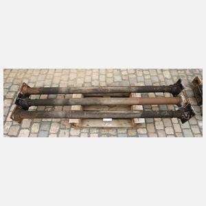 Drei Säulen Gusseisen