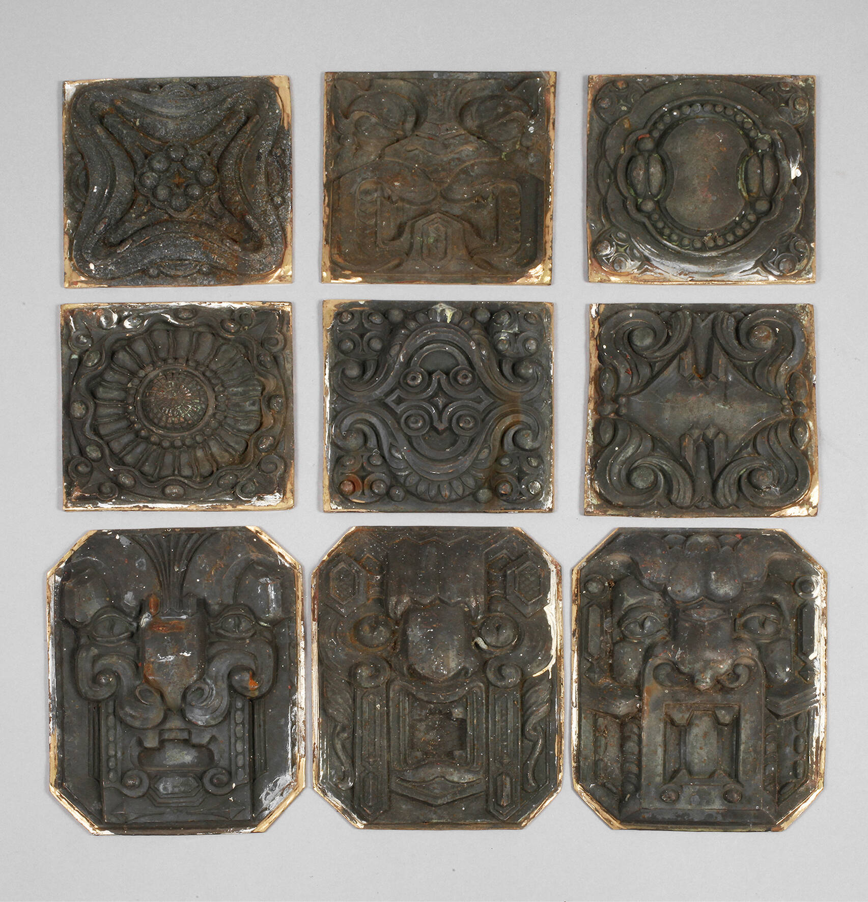 Posten Bronzereliefplatten