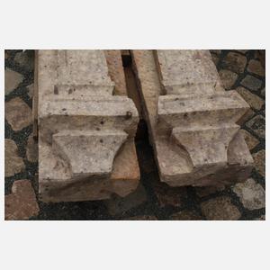 Paar Rochlitzer Porphyrsäulen