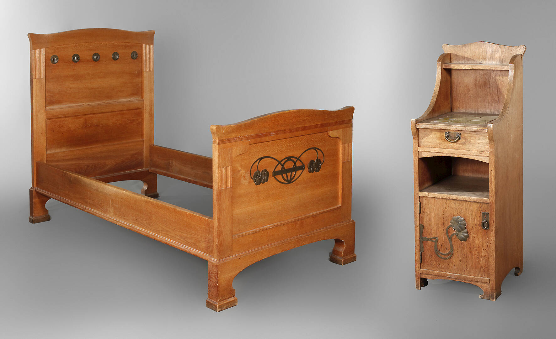 Bett mit Nachtschrank