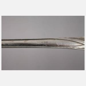 Sechs Austernmesser und Schöpfkelle