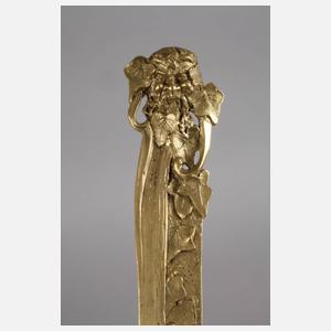 Papiermesser als Bacchant