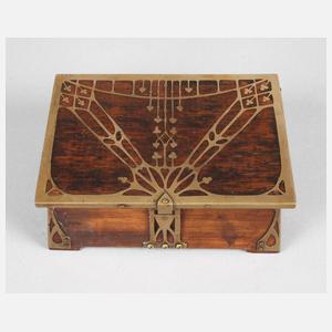 Holzschatulle mit Messingeinlegearbeit